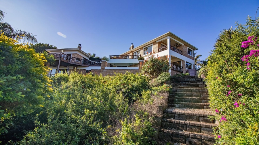 5 Bedroom Property for Sale in Beacon Bay Eastern Cape